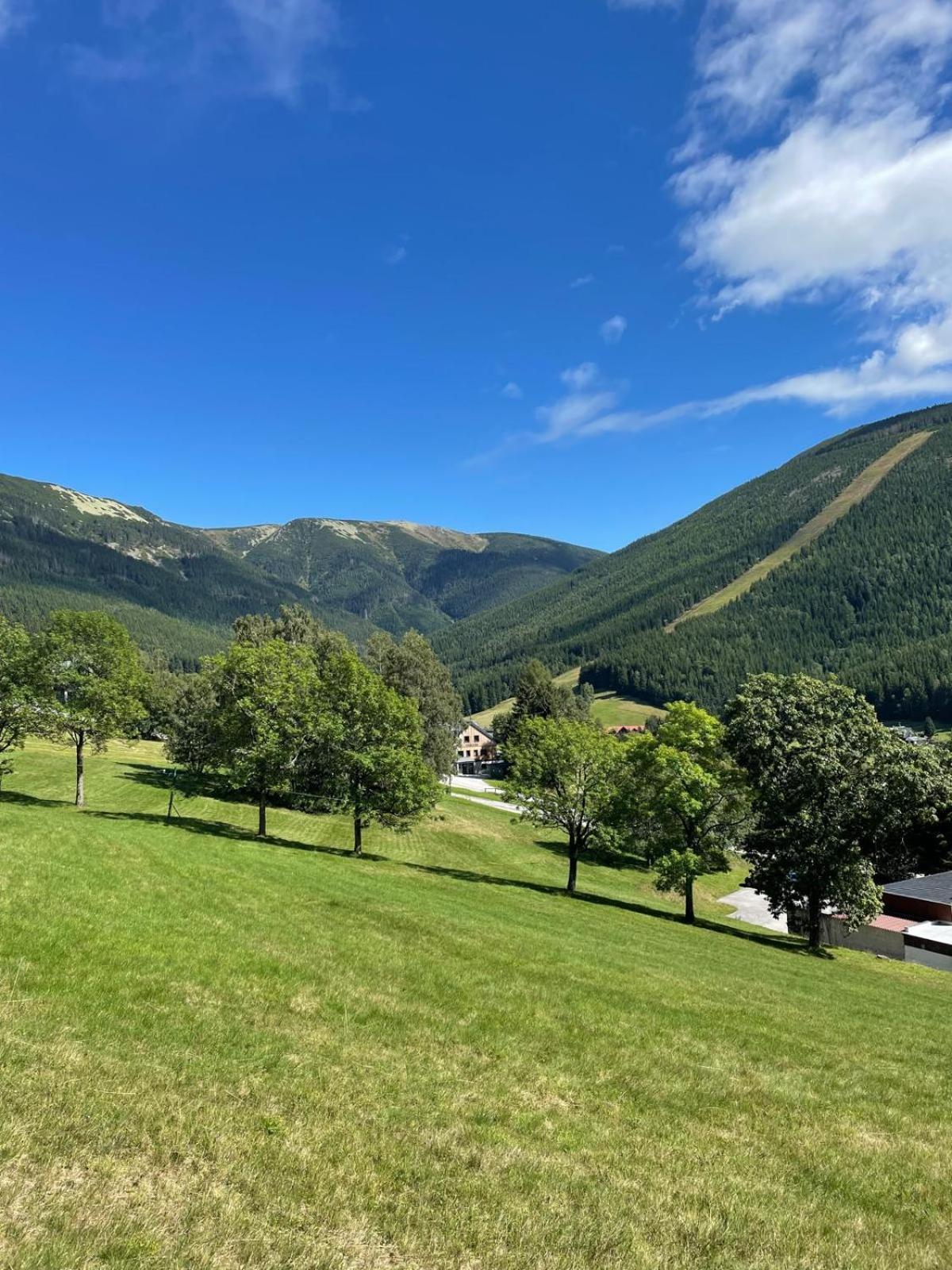 Apartmany Vysluni Spindleruv Mlyn Bagian luar foto